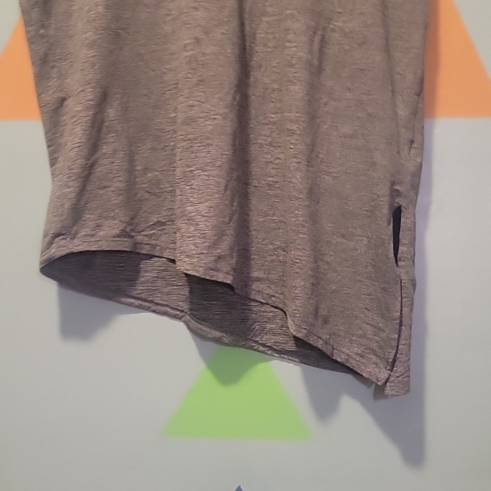 Champion Duodry Women's Gray Asymmetrical Short Sleeve Size Medium - Picture 3 of 7